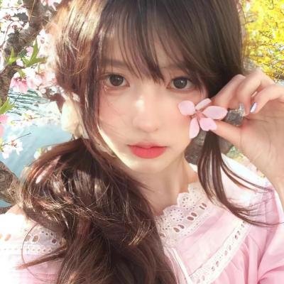 花圃里的蝴蝶